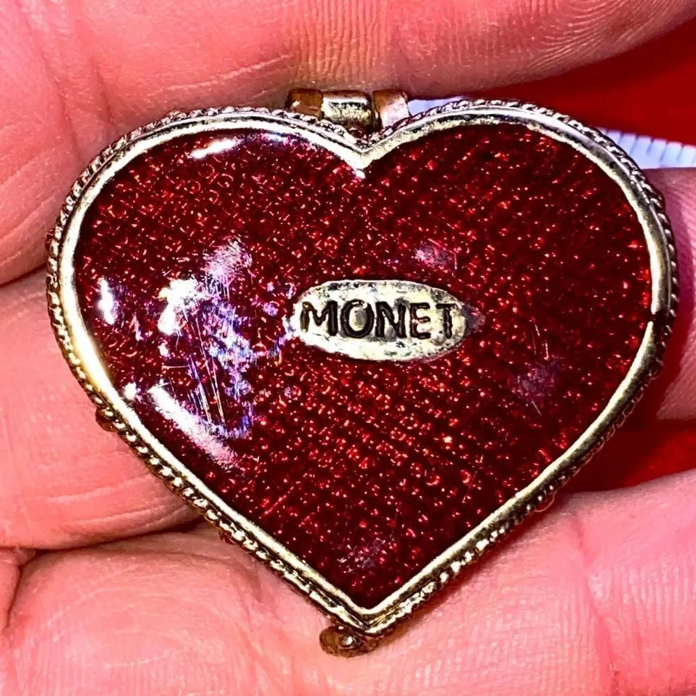 Gorgeous heart shaped trinket box by Monet w/gold inlay and multiple sm diamonds